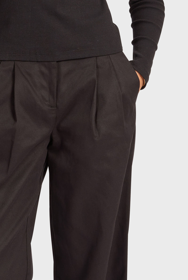 Monroe Pleated Pant