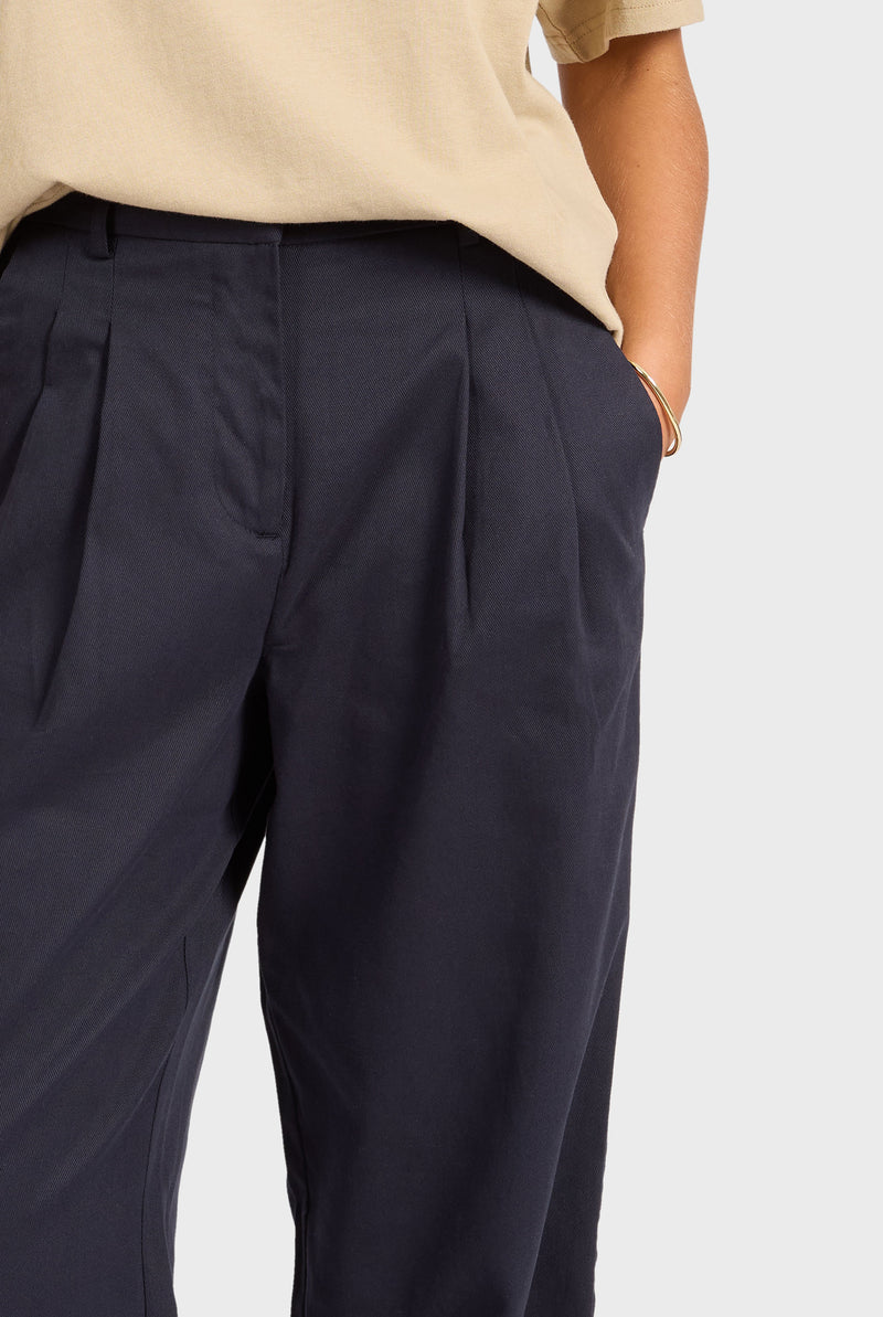 Monroe Pleated Pant
